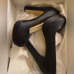 MICHAEL Michael Kors Nadia Pump Satin